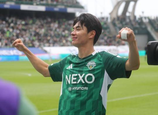 전북 전진우 기쁨. 사진[연합뉴스]