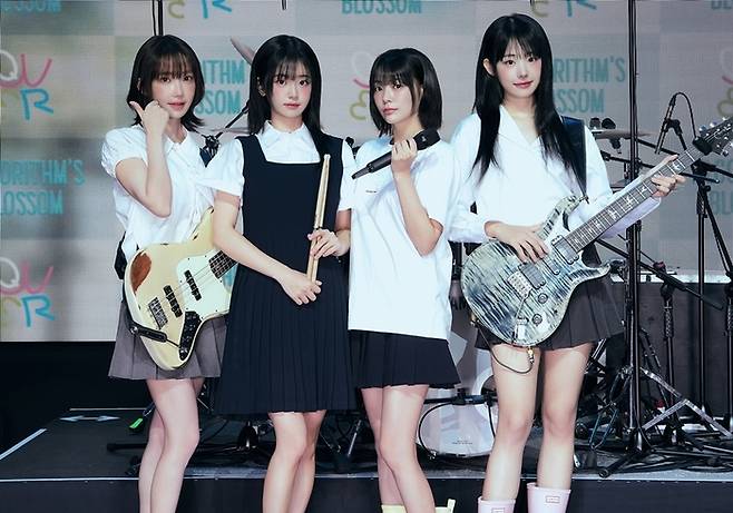 QWER. [ATU파트너스]