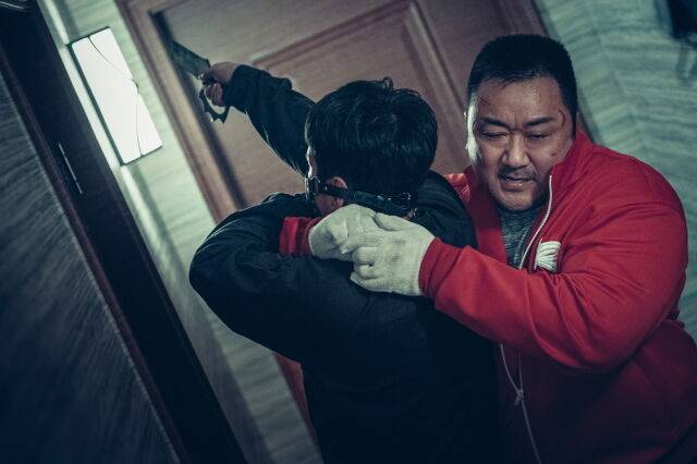 영화 '거룩한 밤: 데몬 헌터스' 스틸컷/롯데엔터테인먼트