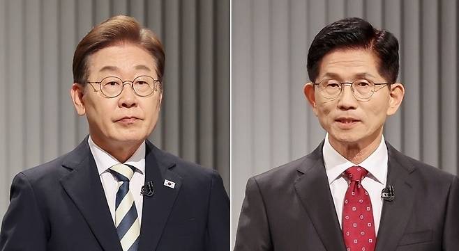 이재명 더불어민주당 대선 후보(왼쪽)과 김문수 국민의힘 대선 후보가 23일 서울 여의도 KBS 스튜디오에서 열린 제21대 대선 2차 후보자 토론회를 준비하고 있다. [연합]