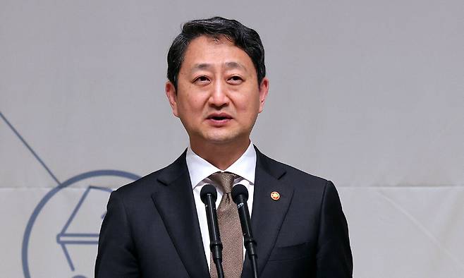29일 서울 중구 한국프레스센터에서 열린 2025 세계에너지포럼에서 안덕근 산업통상자원부 장관이 축사를 하고 있다. 이재문 기자