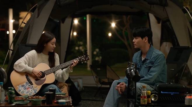 제작 왓즈픽쳐스, 815Videoㅣ배급 케이티스튜디오지니, 목영enm