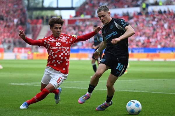 ▲ 레버쿠젠 공격수 플로리안 비르츠를 놓고 리버풀과 바이에른 뮌헨이 치열하게 싸우고 있다. ⓒ연합뉴스/AFP/EPA