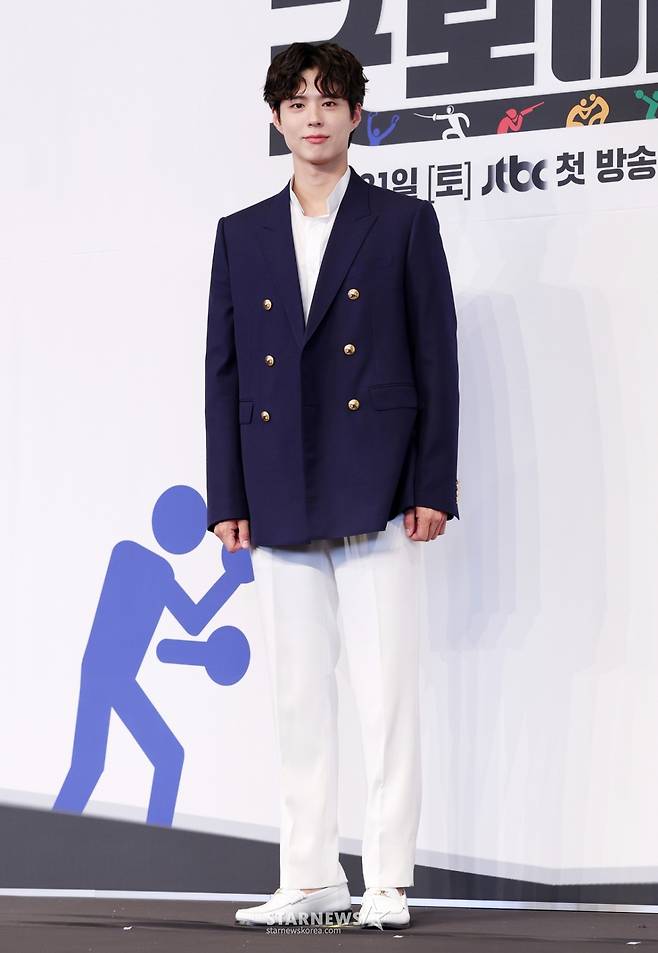 배우 박보검이 29일 서울 구로구 더 링크 서울 트리뷰트 포트폴리오 호텔에서 열린 JTBC 토일 드라마 '굿보이' 제작발표회에서 포즈를 취하고 있다. /2025.05.29 /사진=김휘선 hwijpg@