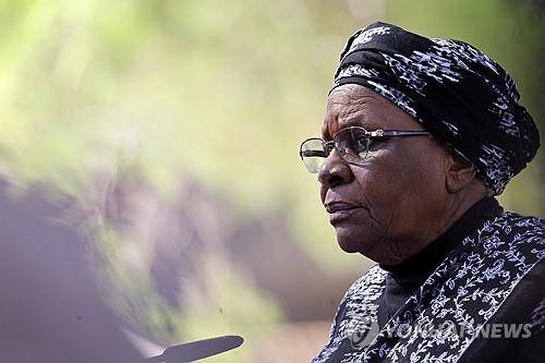 네툼보 난디-은다이트와 나미비아 대통령 [로이터=연합뉴스]