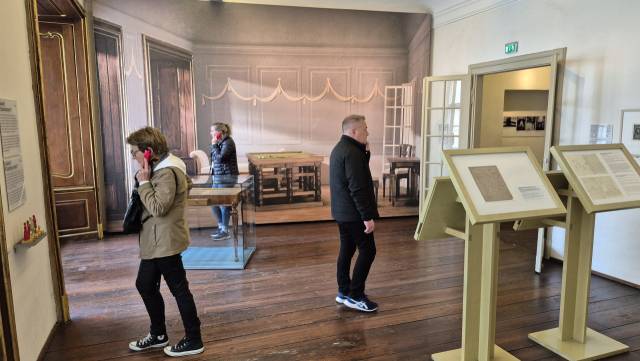 관람객들이 돔가세 모차르트하우스 내부 전시물을 둘러보고 있다. 남태우 기자