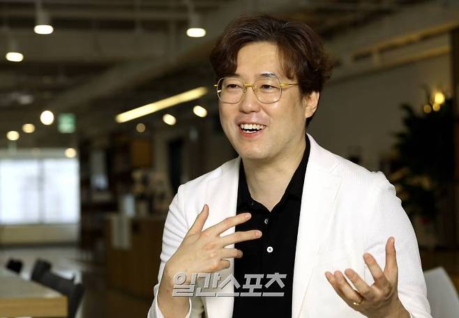 심용환 역사N교육연구소 소장이 24일 오후 서울 순화동 KG타워에서 일간스포츠와 인터뷰를 하고 있다. 김민규 기자 mgkim1@edaily.co.kr /2025.04.24/