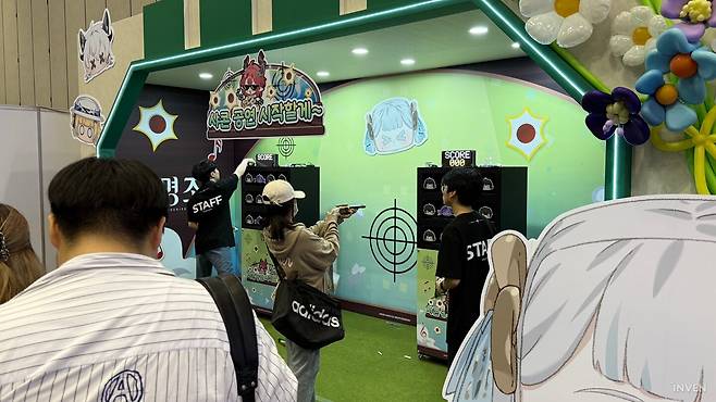 ▲ 그런 건 모르겠고 샤콘 공연 시작할게~땅땅땅빵!