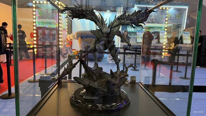 ▲ 이번에 크라운리스를 뽑아갈 행운의 주인공(?)은 누가될까