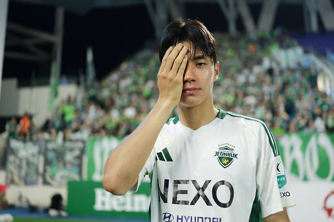 전진우. 한국프로축구연맹 제공