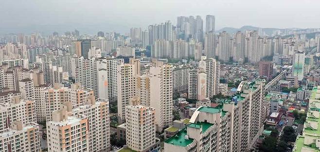 ‘준공 후 미분양’이 유독 많은 대구 수성구 아파트 단지 전경. [사진 출처 = 연합뉴스]