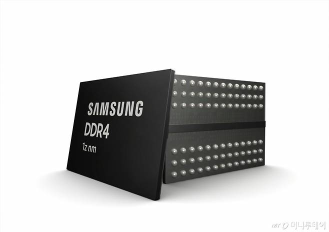 삼성전자 3세대 10나노급(1z) 8Gb(기가비트) DDR4(Double Data Rate 4) D램 /사진제공=삼성전자