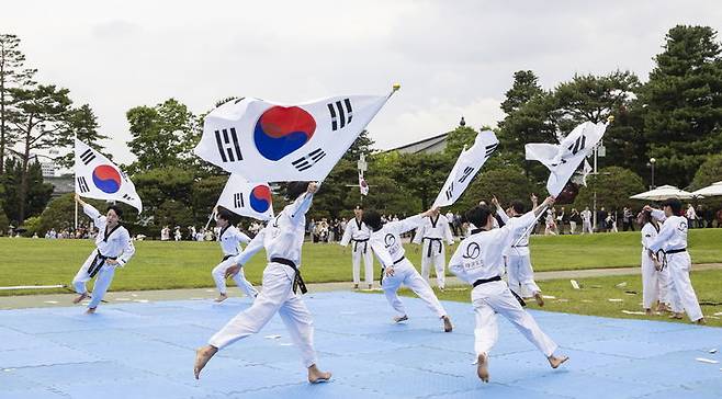[서울=뉴시스]태권도진흥재단은 태권도 시범 공연 문화 활성화를 위해 '2025 위대한 태권도' 사업을 추진한다고 30일 밝혔다. (사진= 태권도진흥재단 제공) 2025.05.30. photo@newsis.cm *재판매 및 DB 금지