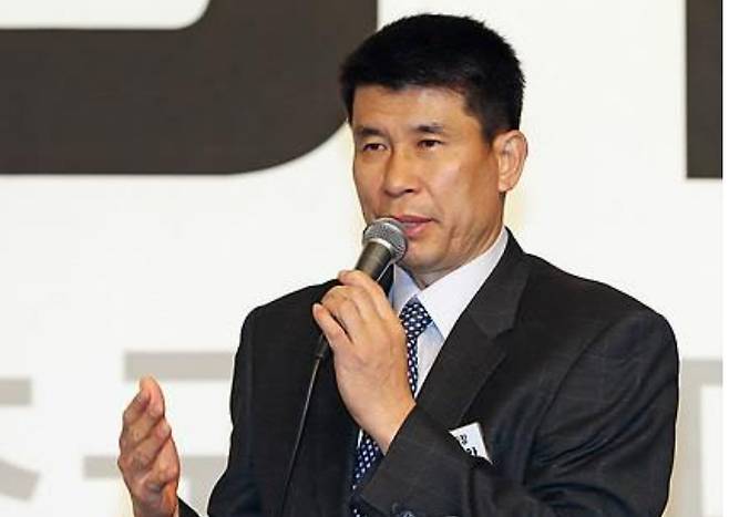 한국 남자 배구 최고 거포로 꼽히는 장윤창 전 경기대 교수. 연합뉴스 자료 사진