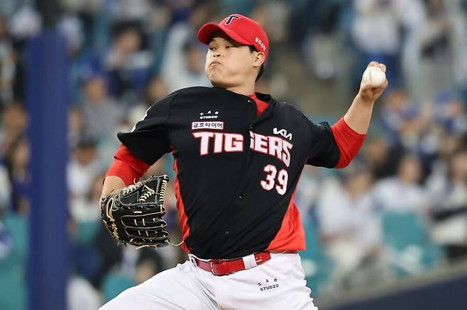 ▲ 최지민은 올해 영점이 한 번 흔들리면 계속 잡히지 않는 문제를 여러 차례 드러내고 있다 ⓒKIA타이거즈