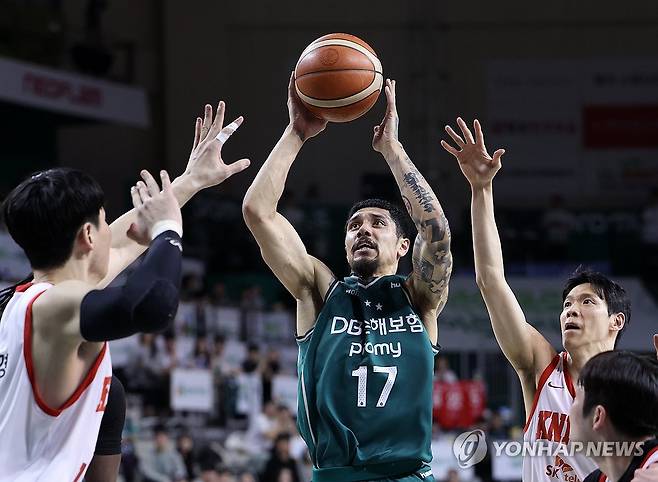 이선 알바노(가운데) [연합뉴스 자료사진]