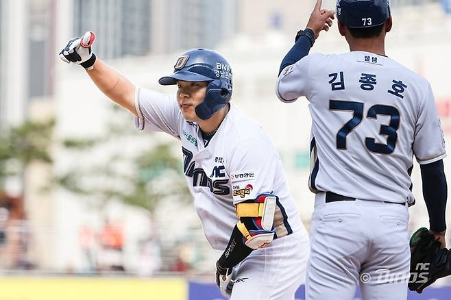 NC 포수 김정호가 31일 한화전에서 KBO리그 데뷔 첫 안타를 쳤다. 사진 | NC 다이노스