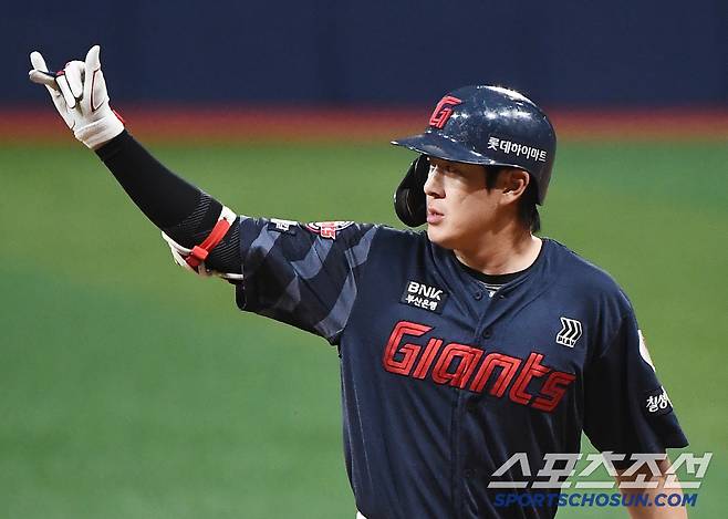 1일 서울 고척스카이돔에서 열린 롯데-키움전. 1회초 무사 만루 나승엽이 2타점 적시타를 친 후 기뻐하고 있다.  고척=정재근 기자 cjg@sportschosun.com/2025.5.1/