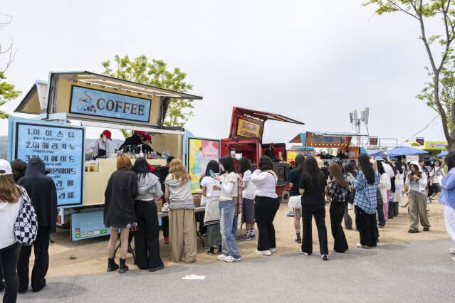 F&B 부스(사진=하이브)