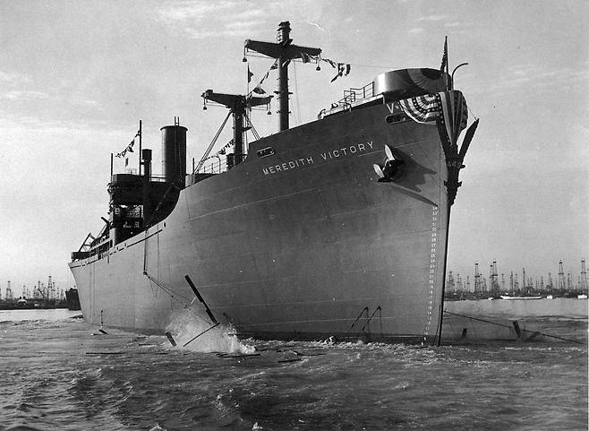 '메러디스 빅토리'호는 세계 최대 규모의 구조작전을 성공시킨 배로 인정돼 2004년 기네스북에 올랐지만 1993년에 고철용으로 중국에 판매돼 역사 속으로 사라졌다.