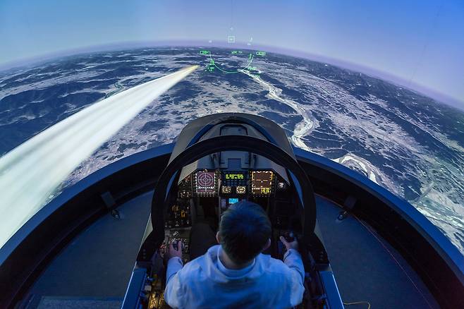 한국항공우주산업(KAI)의 시뮬레이터. KAI는 지금까지 총 63대의 시뮬레이터를 납품했다./KAI 제공