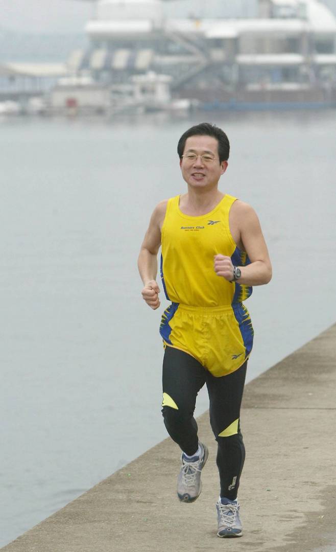 2000년 마라톤에 입문했을 때 박필전 씨 달리는 모습. 박필전 씨 제공.