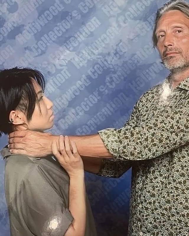 O9an9nX.jpeg 매즈 미켈슨 팬서비스 근황