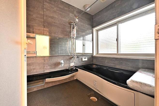 b8850c6e654bb661f1b53a48dbd8f69f_00_01.jpg 일본에서 2억원으로 살 수 있는 단독주택 건물...