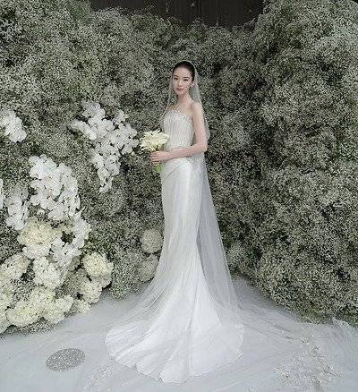 모델 아이린이 결혼식에서 입은 드레스