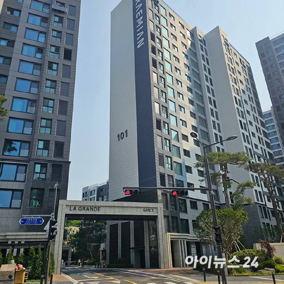 서울 동대문구 이문동 '래미안 라그란데' 아파트 전경. 2025.05.27 [사진=이효정 기자 ]