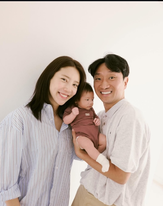 손담비–이규혁 부부의 현실 육아 일상이 그려졌다. 화려한 이미지 뒤에 숨겨진 진심 어린 고백은 시청자의 가슴을 뭉클하게 만들었다.사진=손담비 SNS