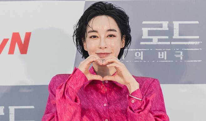 배우 김혜은이 유시민 작가를 저격하는 듯한 글을 올렸다가 삭제해 논란이 일고 있다. 세계일보 자료사진