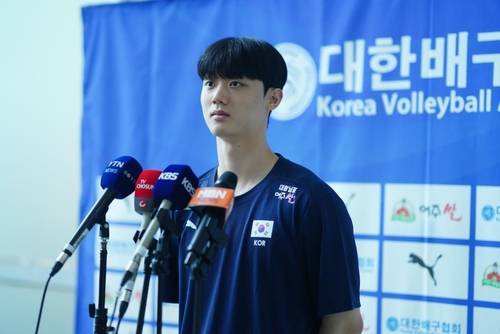 한국 남자배구 대표팀 인터뷰에 나선 이우진 [촬영 이동칠]