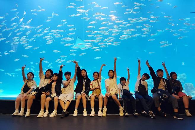 도시문화체험에 나선 남양초등 3~6학년 학생들./교육지원청