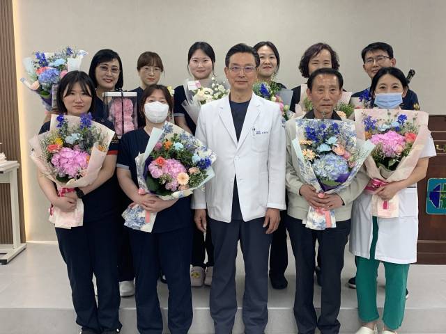 하나병원이 1일 개원 25주년을 맞아 지난달 30일 기념식을 개최했다.