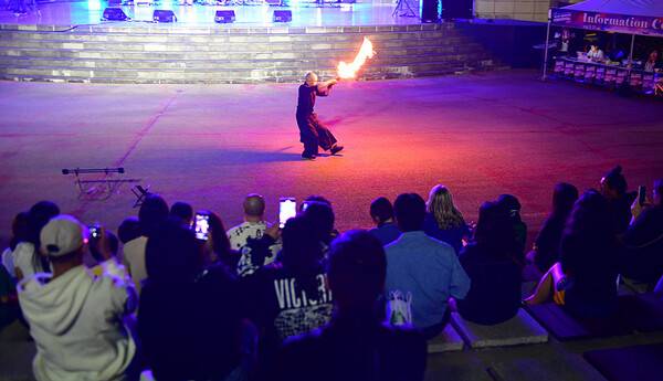 코헤이(Kohey)의 불쇼 퍼포먼스. ⓒ헤드라인제주