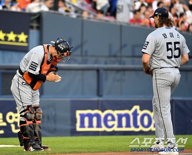 자신의 악송구로 도루를 내줬던 이재원의 사과