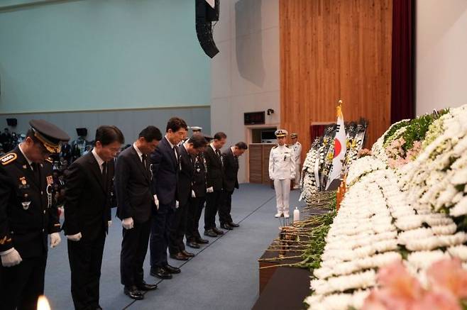 해군초계기 순직 장병 영결식 엄수.