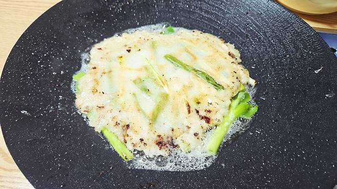 20250531_222209.jpg 저녁 통삼겹 굽고 그 기름에 파전