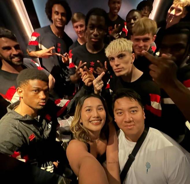 2atl1s69.jpg 동남아 투어 "일부" 맨유 선수들 무례 행동 논란...jpg