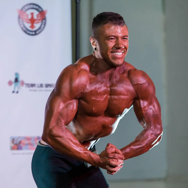 image.png 근육 키울때 스테로이드 효과가 얼마나 개쩌는지 보여드림 스테로이드가 얼마나 대단한 약물인지 보여주는 충격적인 짤 ㄷㄷ.jpg