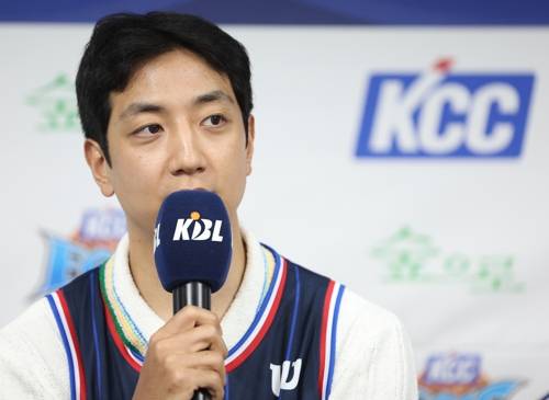 입단 소감 밝히는 허훈.&nbsp; &nbsp; 사진=KBL 제공