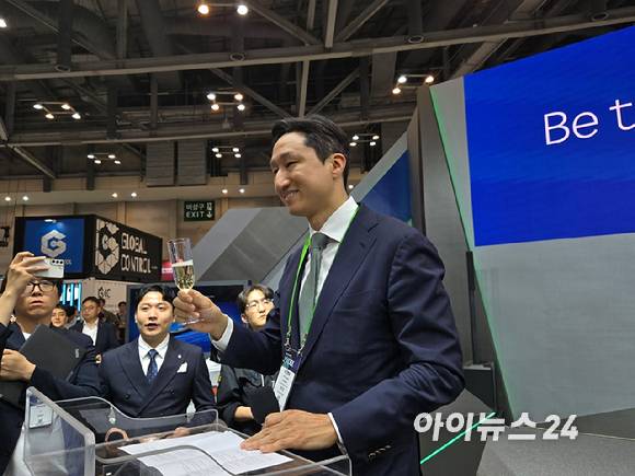 정기선 HD현대 수석부회장이 28일 부산 벡스코에서 진행된&nbsp;'국제해양방위산업전(MADEX) 2025'에 참석해 발언하고 있다. [사진=최란 기자]