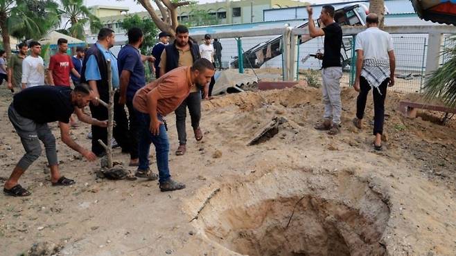 무장 정파 하마스의 가자지구 수장인 무함마드 신와르가 사살된 것으로 알려진 이스라엘군 공습 현장. [연합]