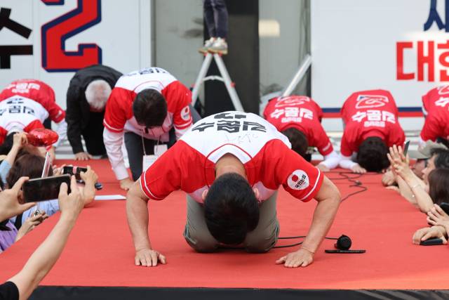 ▲국민의힘 김문수 대선 후보가 1일 경기도 의정부시 태조이성계상 앞에서 열린 유세에서 지지를 호소하고 있다. ⓒ연합뉴스