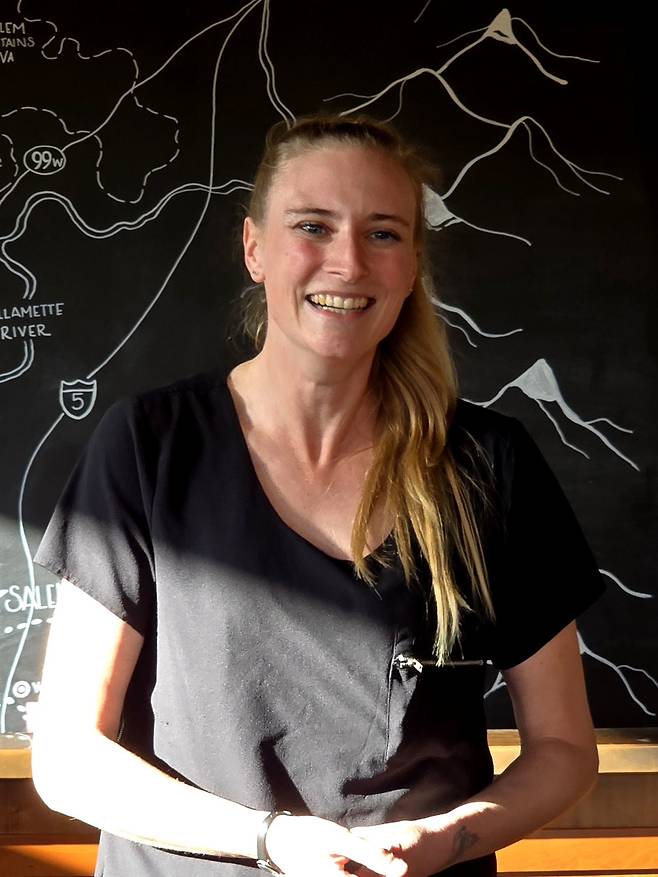 세인트 이노슨트 와인메이커 Makenzie Holley.