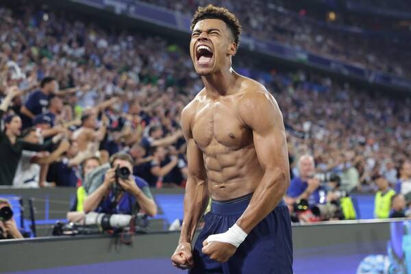 ▲ 파리 생제르맹이 인테르 밀란에 데지레 두에, 흐비차 크바라츠헬리아, 아쉬라프 하키미 등이 맹폭하며 챔피언스리그 첫 정상에 올랐다. ⓒ연합뉴스/AP/REUTERS