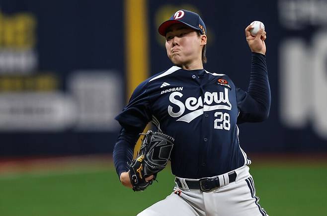 ▲ 좋은 투구를 했지만 득점 지원을 1점도 받지 못하며 패전을 안은 최승용 ⓒ두산베어스