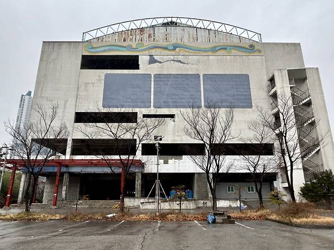 ▲&nbsp;인천 중구 신흥동3가에 위치한 옛 인스파월드 건물./사진=인천일보DB