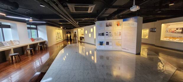 5·18기록관 상설전시실에는 오월문학을 비롯해 다양한 자료들이 비치돼 있다.